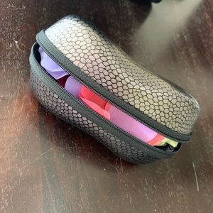 Like New Taylor Swift Reputation Sunglasses-black